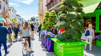 Main street, shopping, Forte dei Marmi