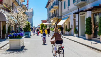 Main street, shopping, Forte dei Marmi